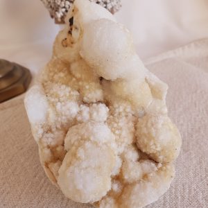 Drusa de Anandalite e Calcedónia